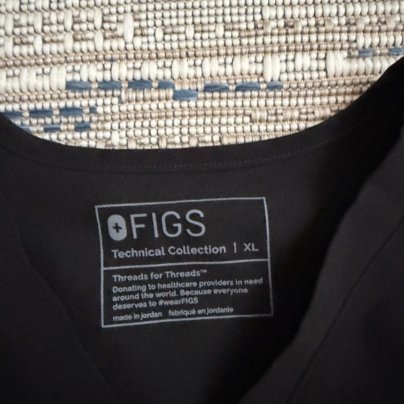 Figs Technical Collection Black Scrub Set XL P Bottoms and XL top - Picture 6 of 7
